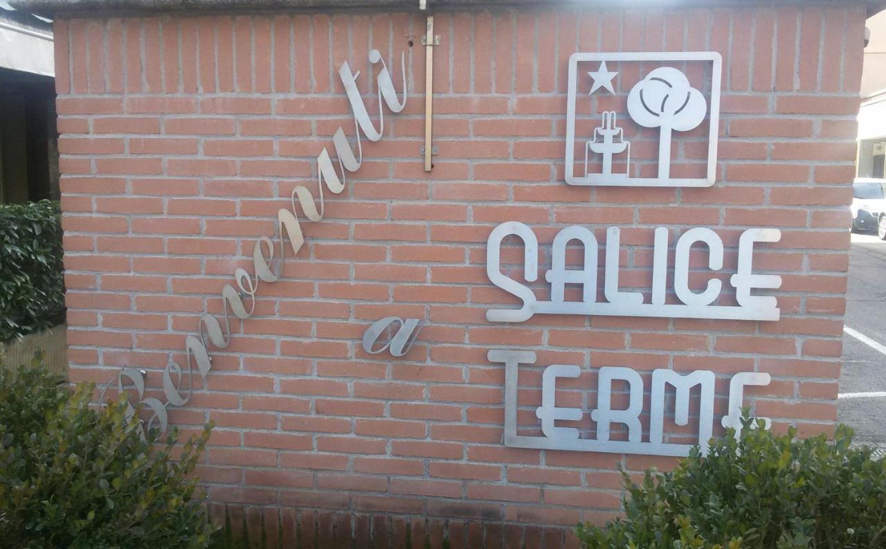 Hotel Salus Salice Terme Buitenkant foto
