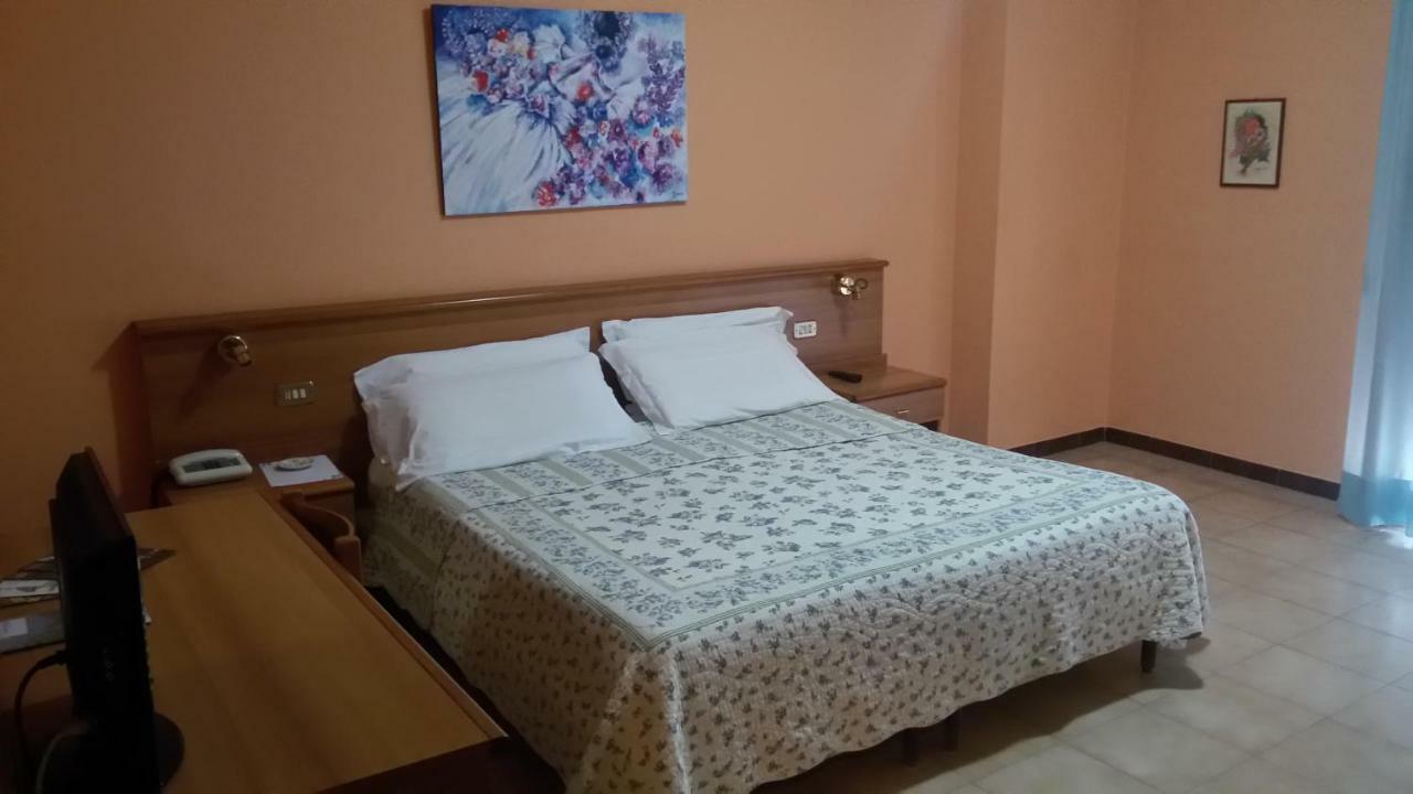 Hotel Salus Salice Terme Buitenkant foto